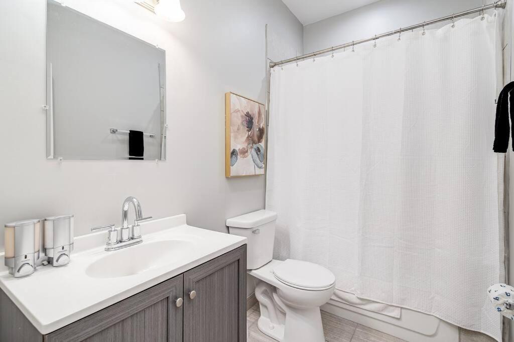 Suite 1 On Southport 4 Queen Beds شيكاغو المظهر الخارجي الصورة